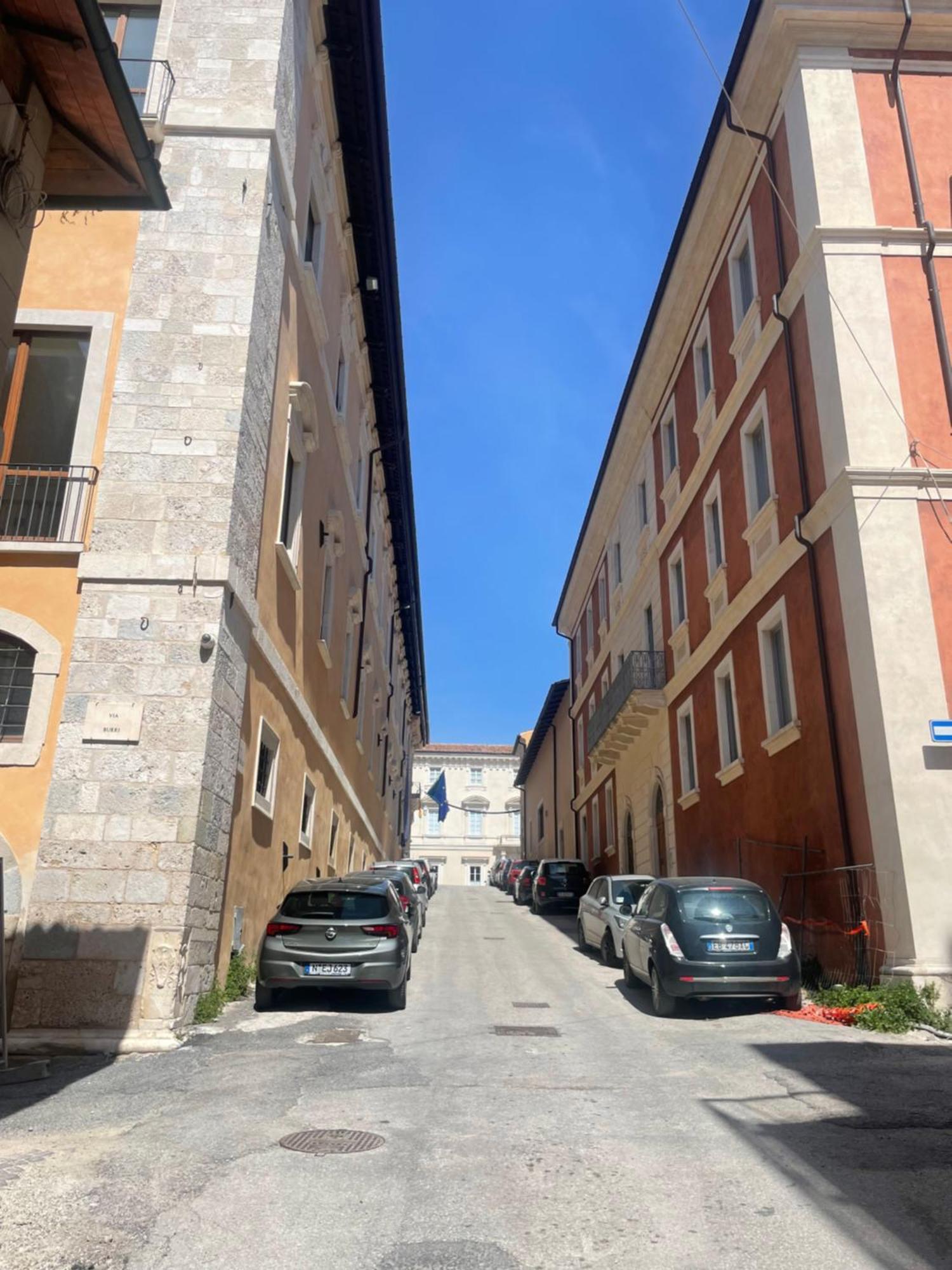 Hotel Casa Renzo LʼAquila Exterior foto